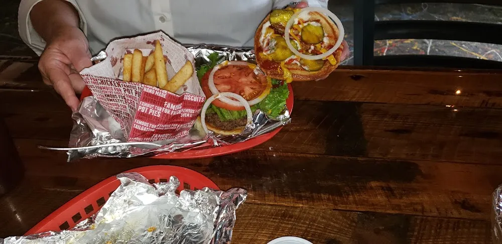 Hamburger & Fries